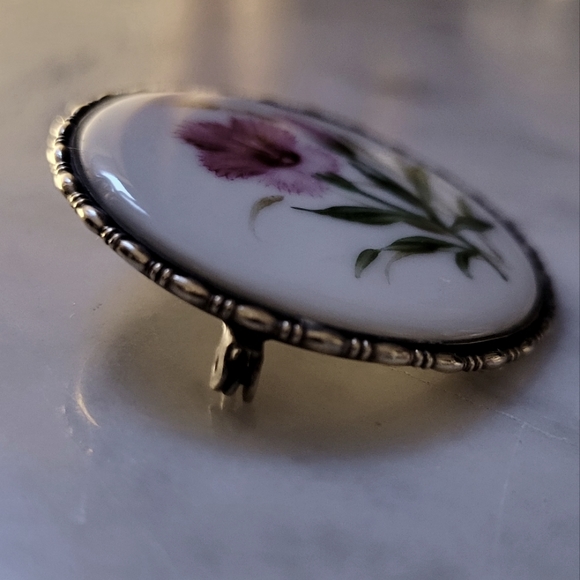 ANTIQUE German Porcelain Floral Brooch - Picture 2 of 7